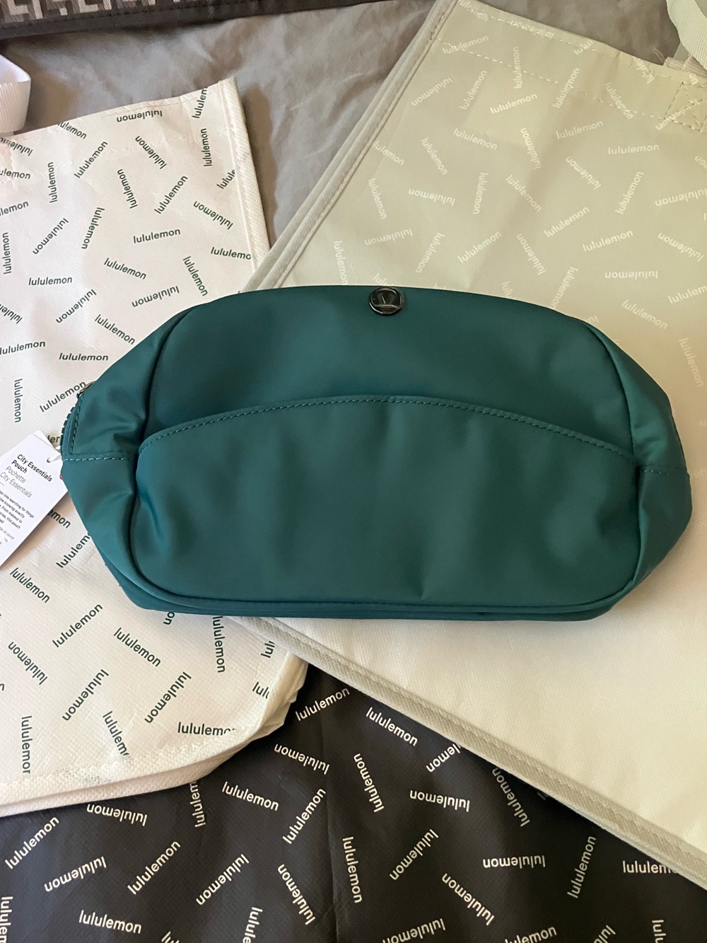 NWT Lululemon City Essentials Pouch, Deep Marine/Gun Metal